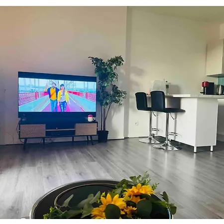 2piece Apartment *